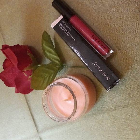 Mary Kay Unlimited Lip Gloss Pink Fusion. BRAND NEW! Final offer - Picture 2 of 4